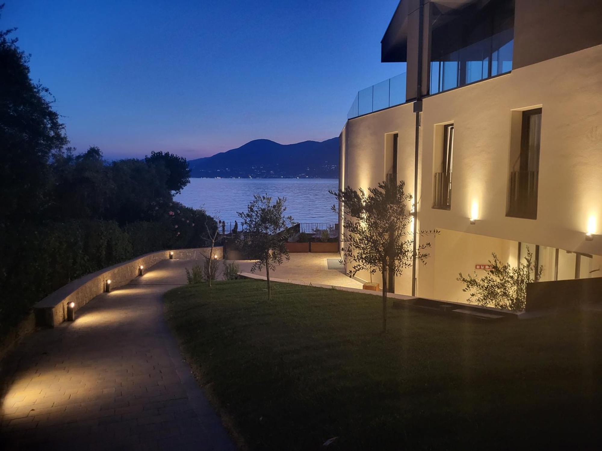 Attilio High Living Suites - Adults Only Torri Del Benaco Zewnętrze zdjęcie