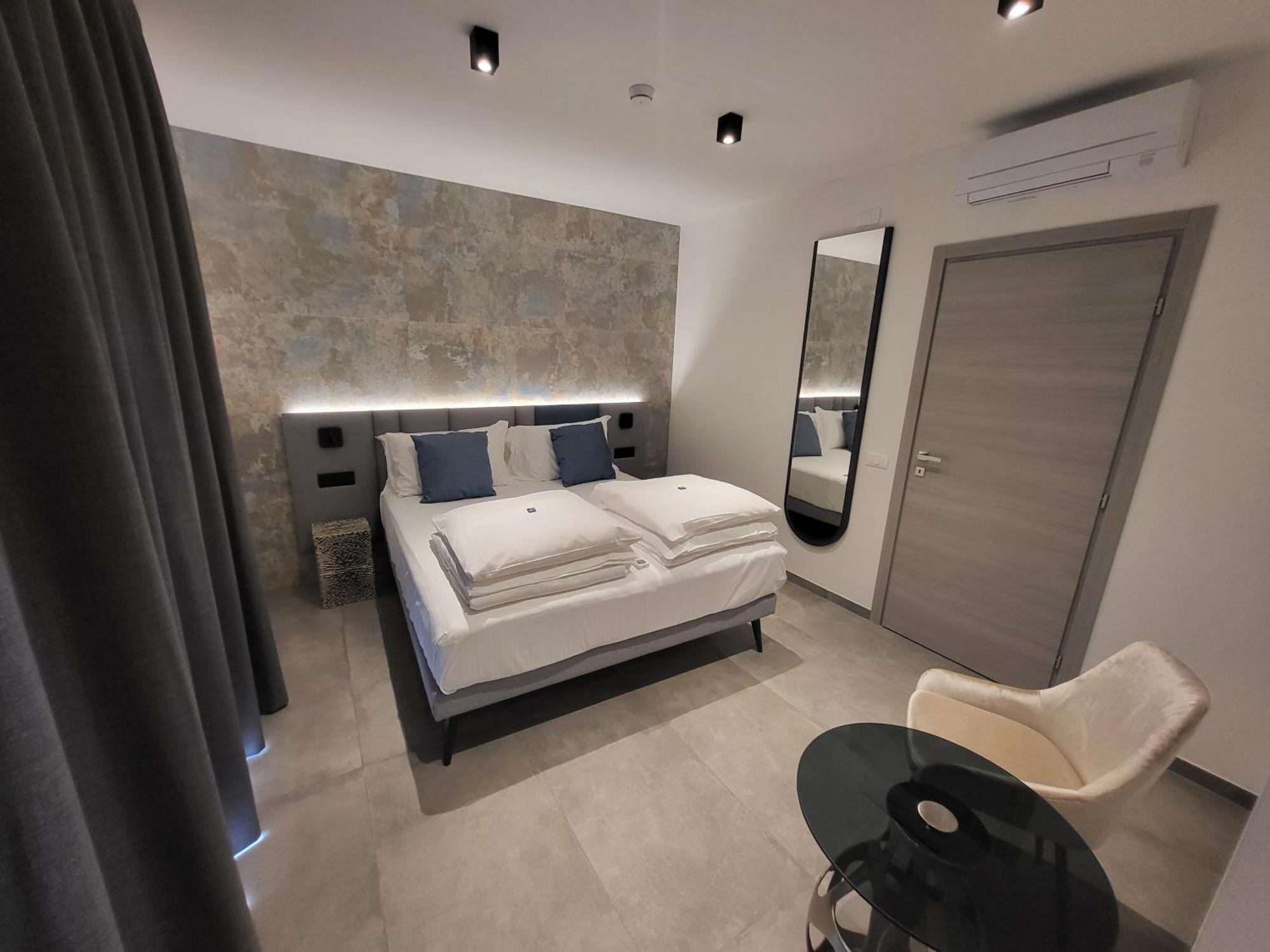 Attilio High Living Suites - Adults Only Torri Del Benaco Pokój zdjęcie