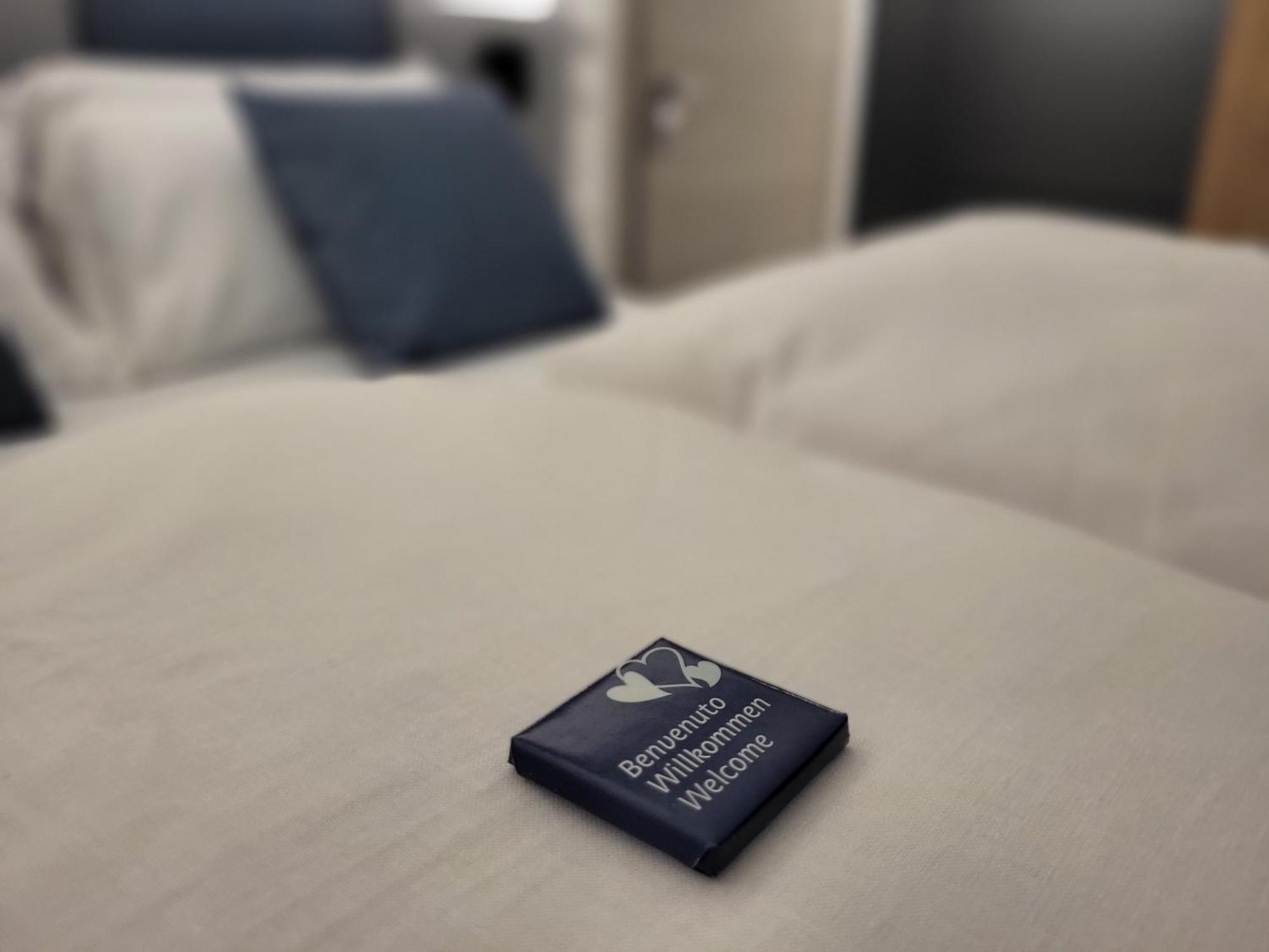 Attilio High Living Suites - Adults Only Torri Del Benaco Zewnętrze zdjęcie
