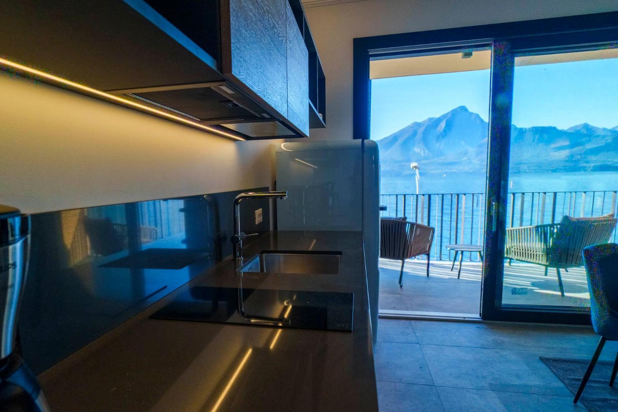 Attilio High Living Suites - Adults Only Torri Del Benaco Zewnętrze zdjęcie