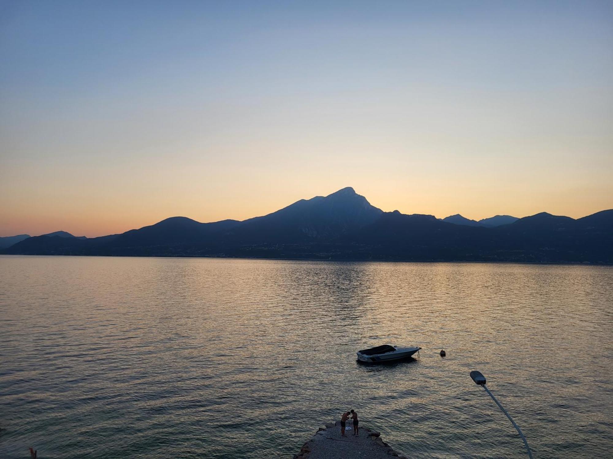 Attilio High Living Suites - Adults Only Torri Del Benaco Pokój zdjęcie