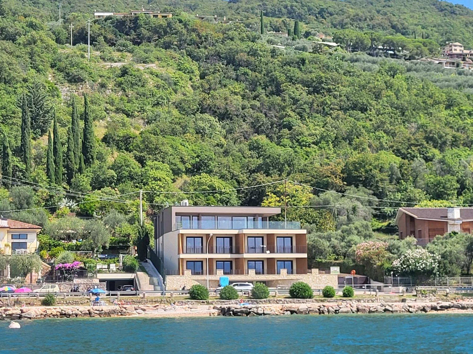 Attilio High Living Suites - Adults Only Torri Del Benaco Zewnętrze zdjęcie